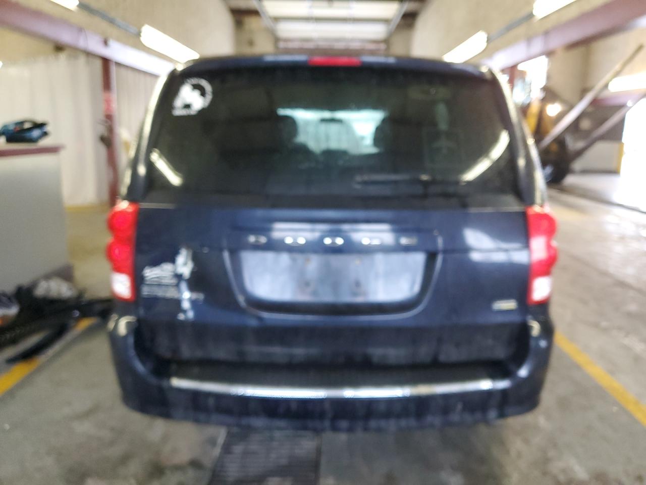 2011 Dodge Caravan - Image 6