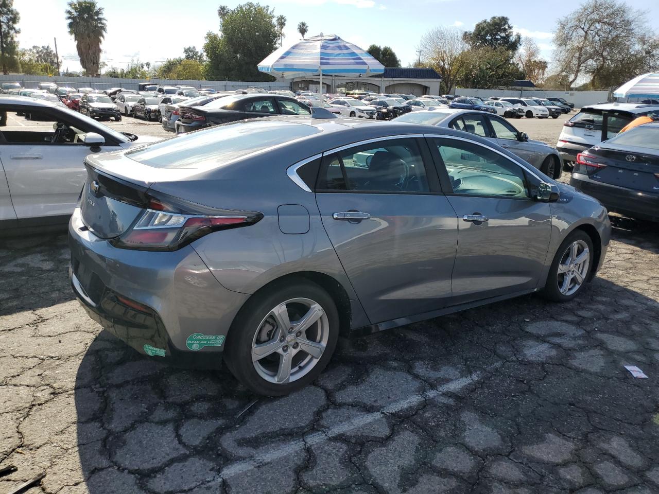 2018 Chevrolet Volt - Image 3