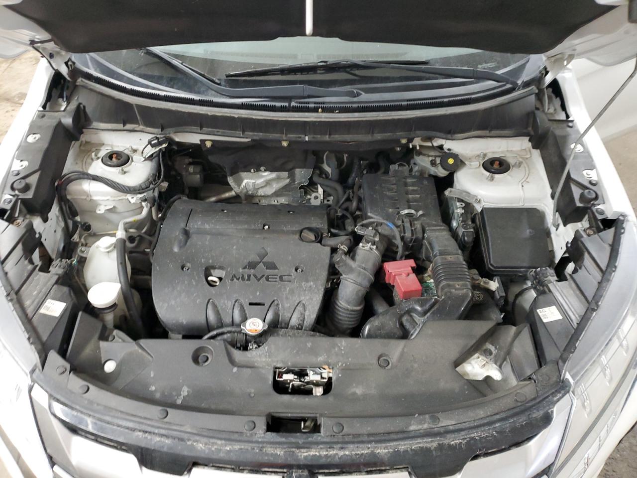 2020 Mitsubishi Outlander - Image 12