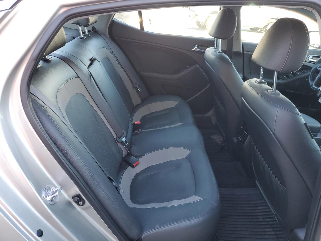 2012 Kia Optima - Image 10