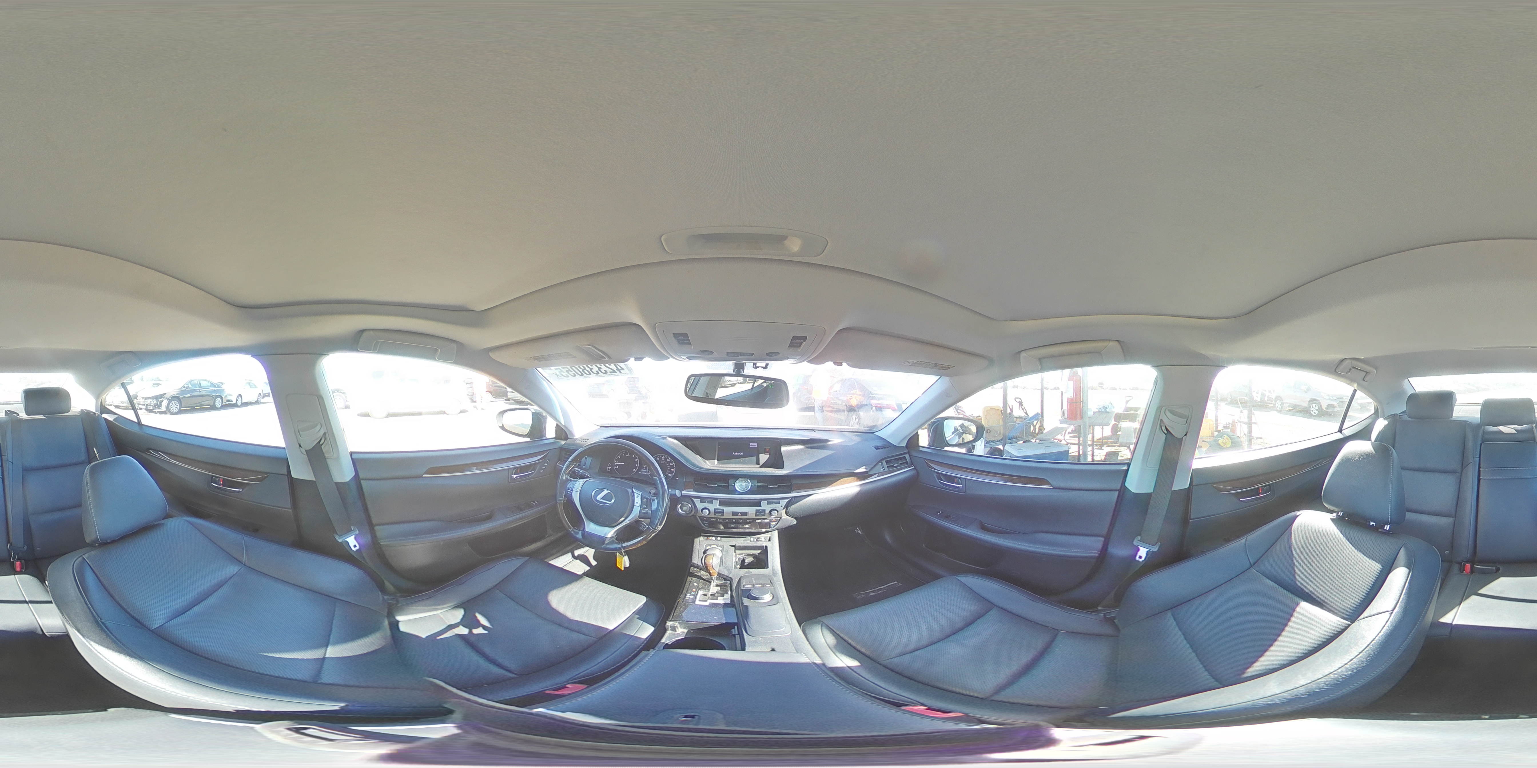 2014 Lexus ES - Image 13