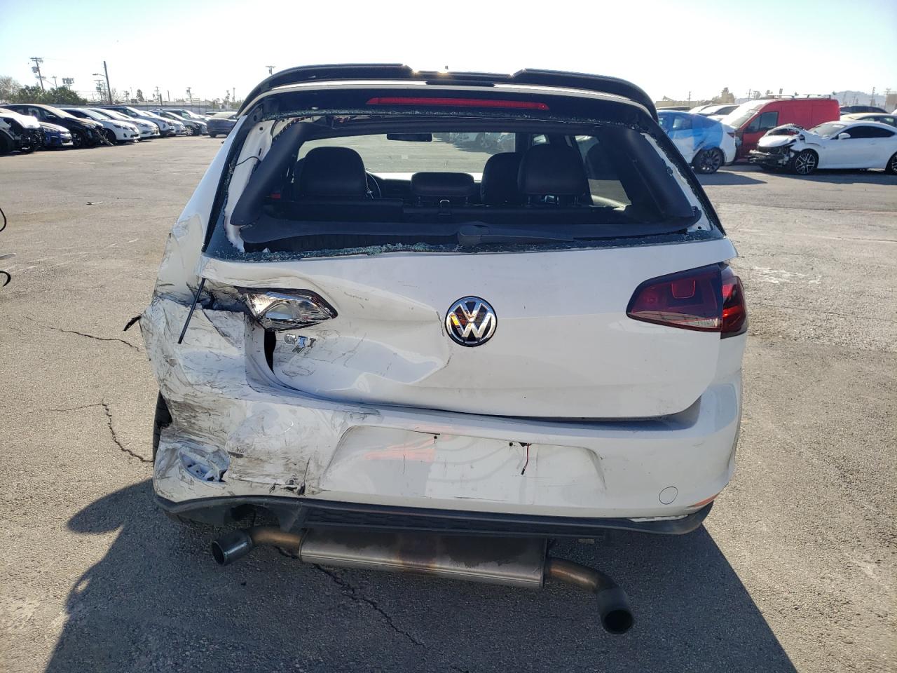 2016 Volkswagen GTI - Image 6