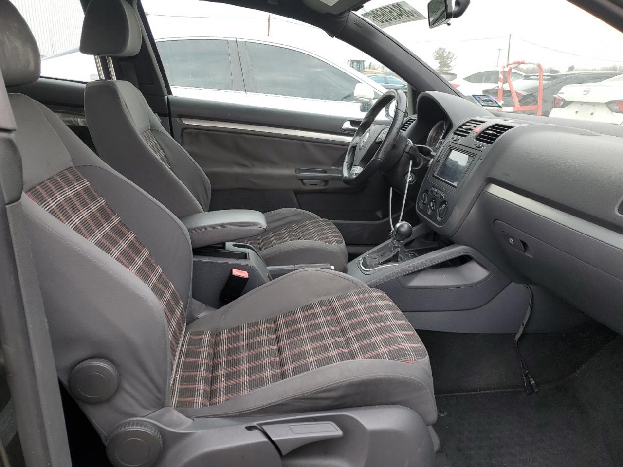 2009 Volkswagen GTI - Image 10