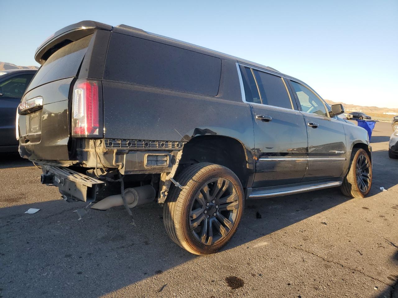 2020 GMC Yukon - Image 3