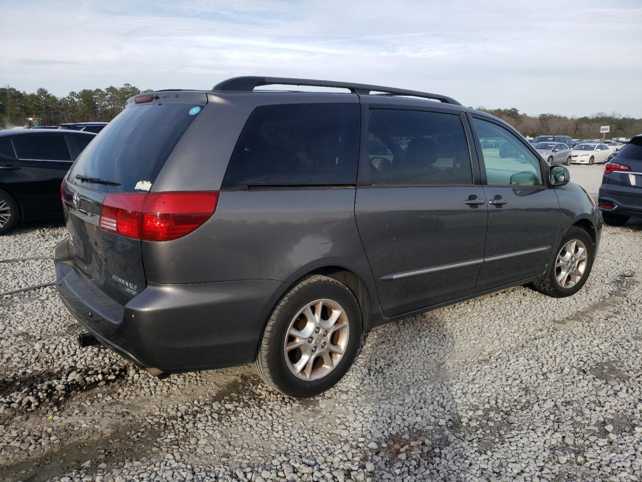 2005 Toyota Sienna - Image 3