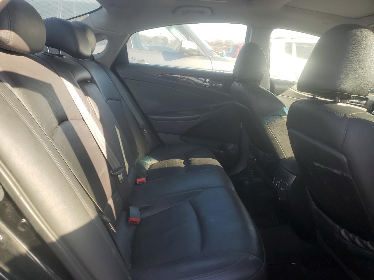 2013 Hyundai Sonata - Image 10