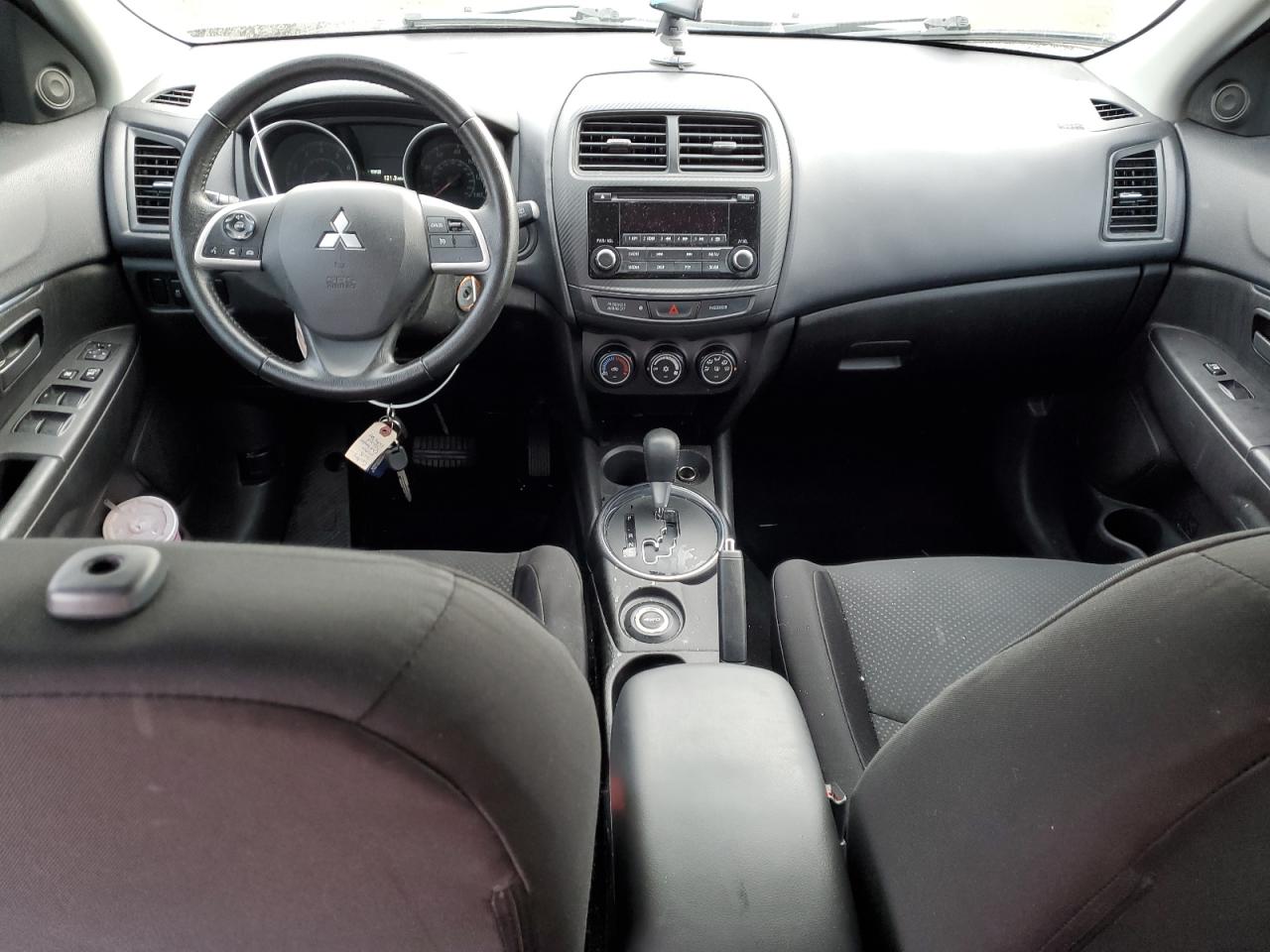2015 Mitsubishi Outlander - Image 8