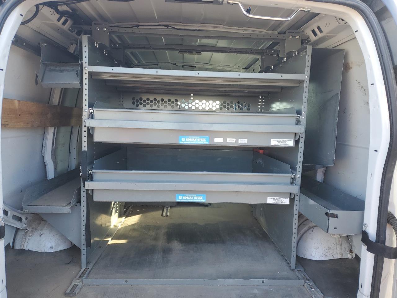 2018 Chevrolet Express G2500 VIN: 1GCWGAFP1J1183498 Lot: 88059405