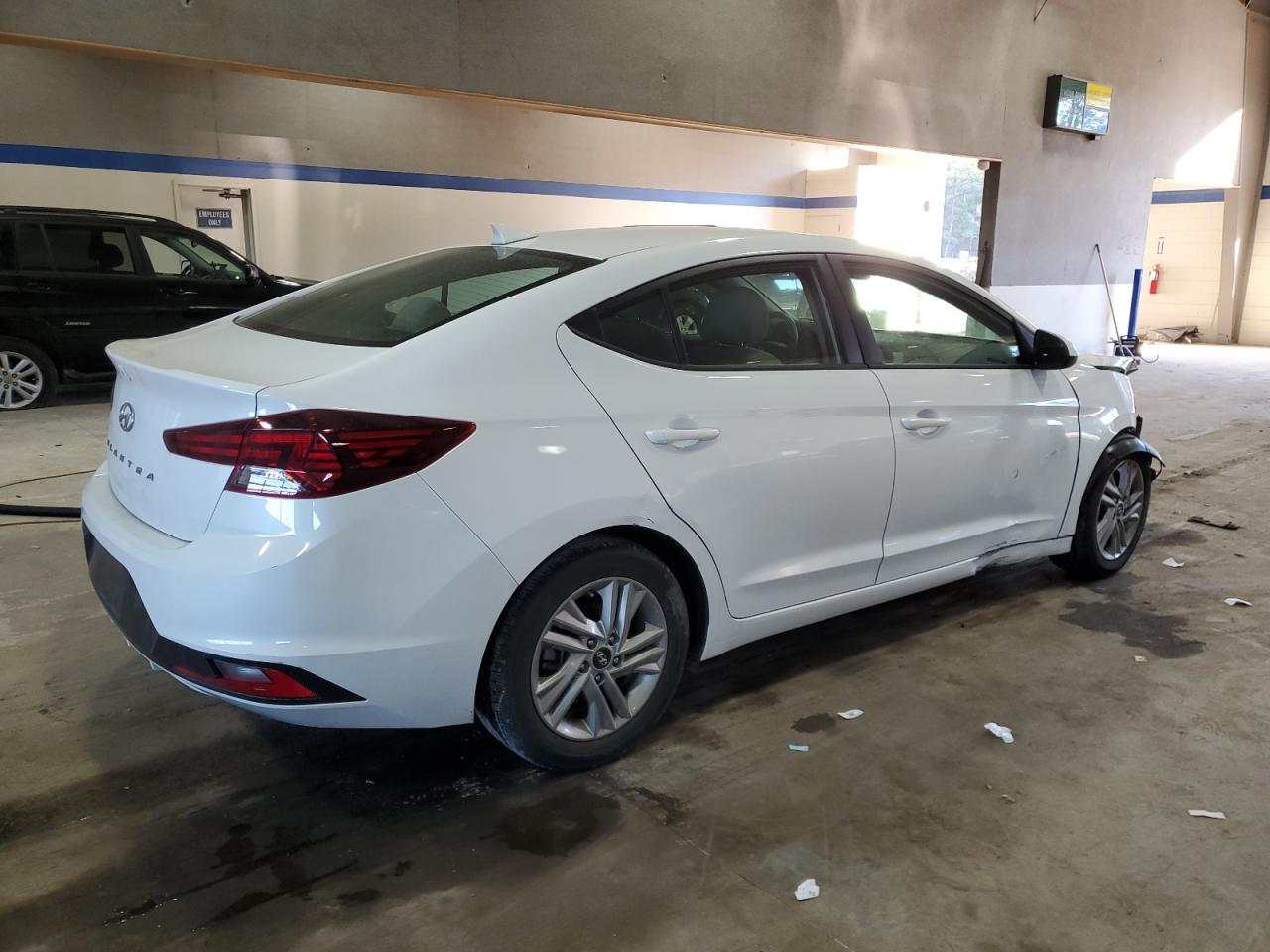 2020 Hyundai Elantra - Image 3