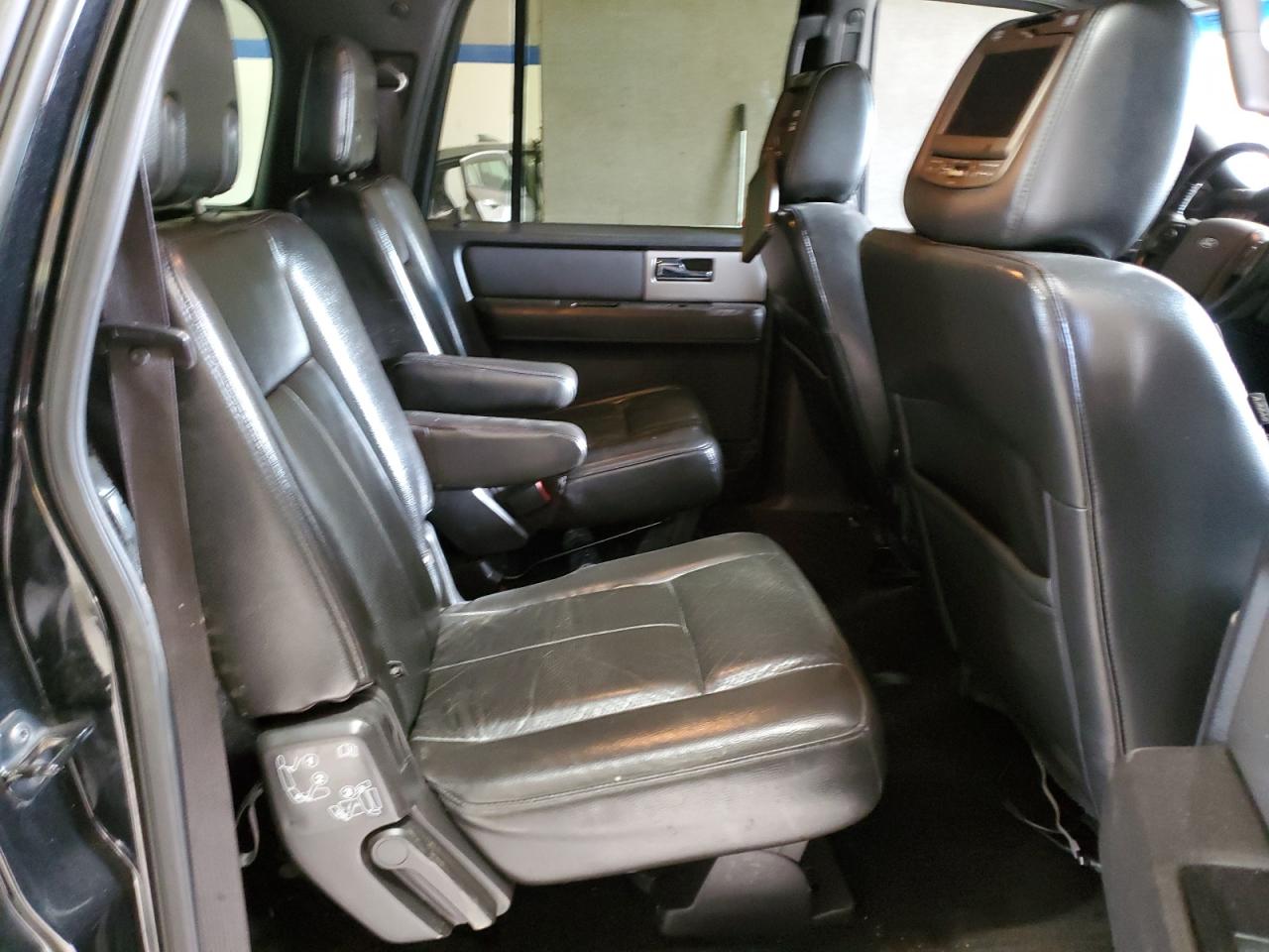 2011 Ford Expedition - Image 11
