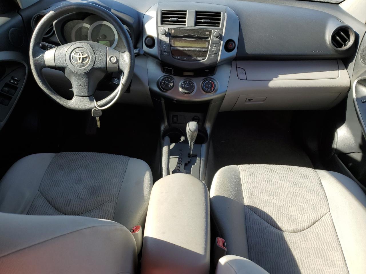 2010 Toyota RAV 4 - Image 8