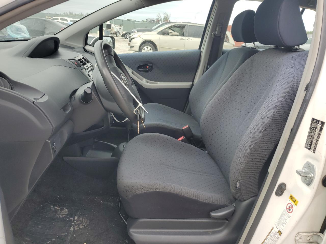 2010 Toyota Yaris - Image 7