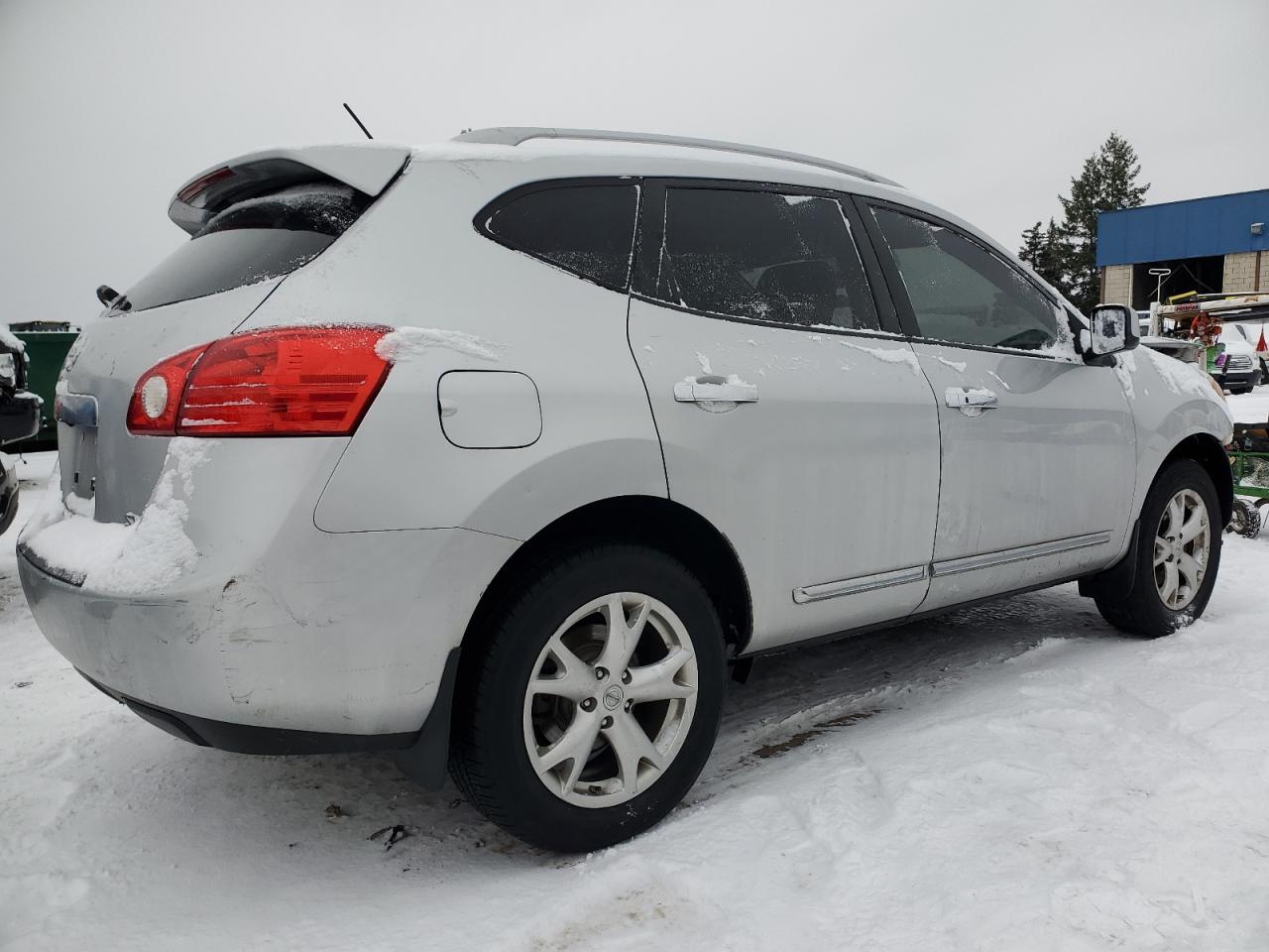 2011 Nissan Rogue - Image 3
