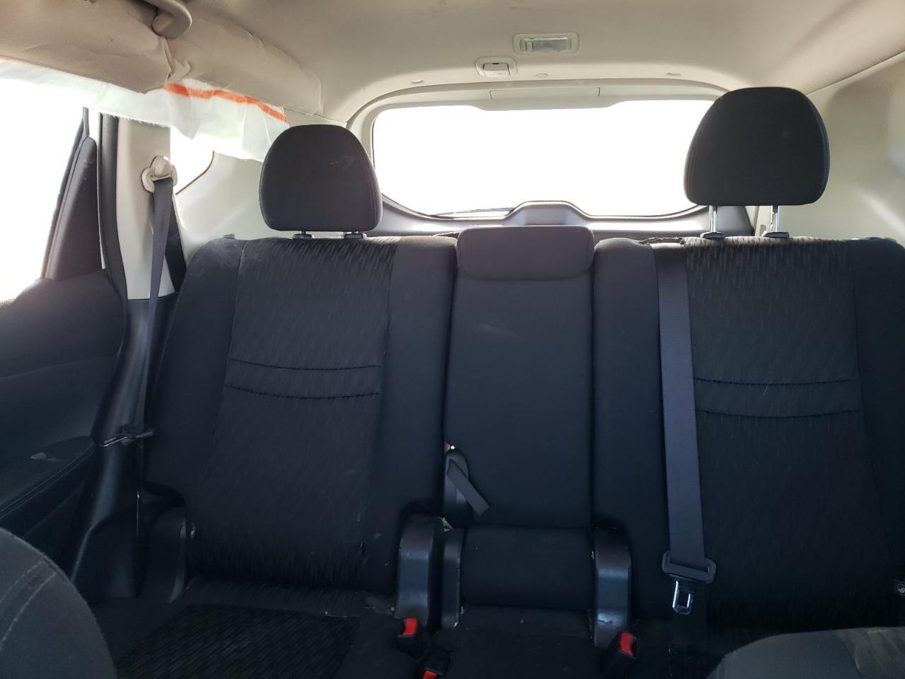 2017 Nissan Rogue - Image 10