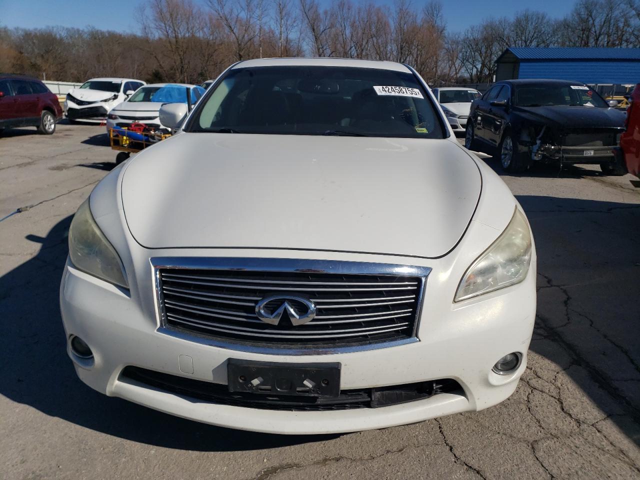 2011 Infiniti M - Image 5