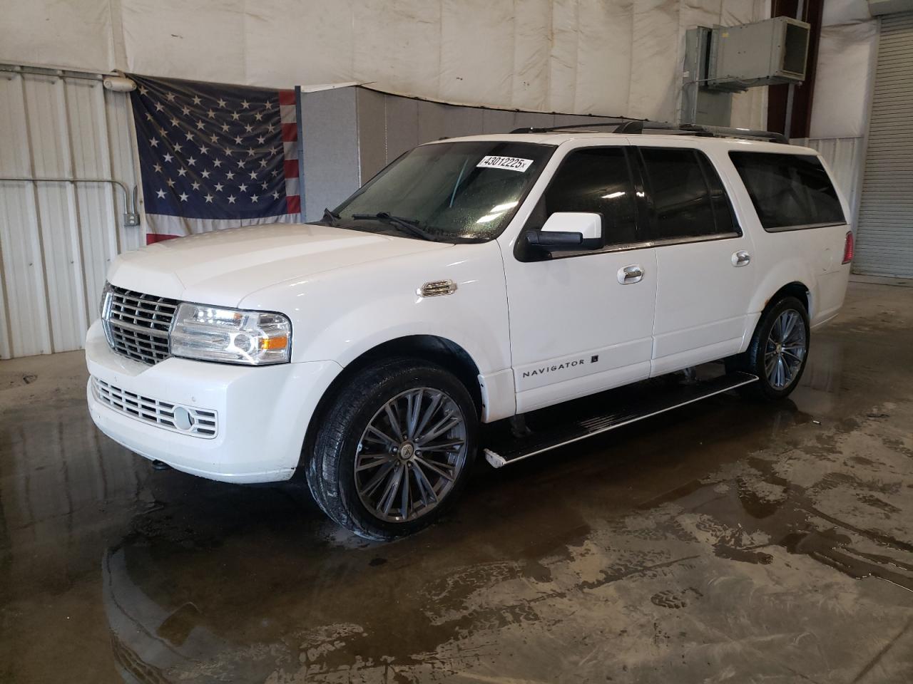 2013 Lincoln Navigator - Image 1