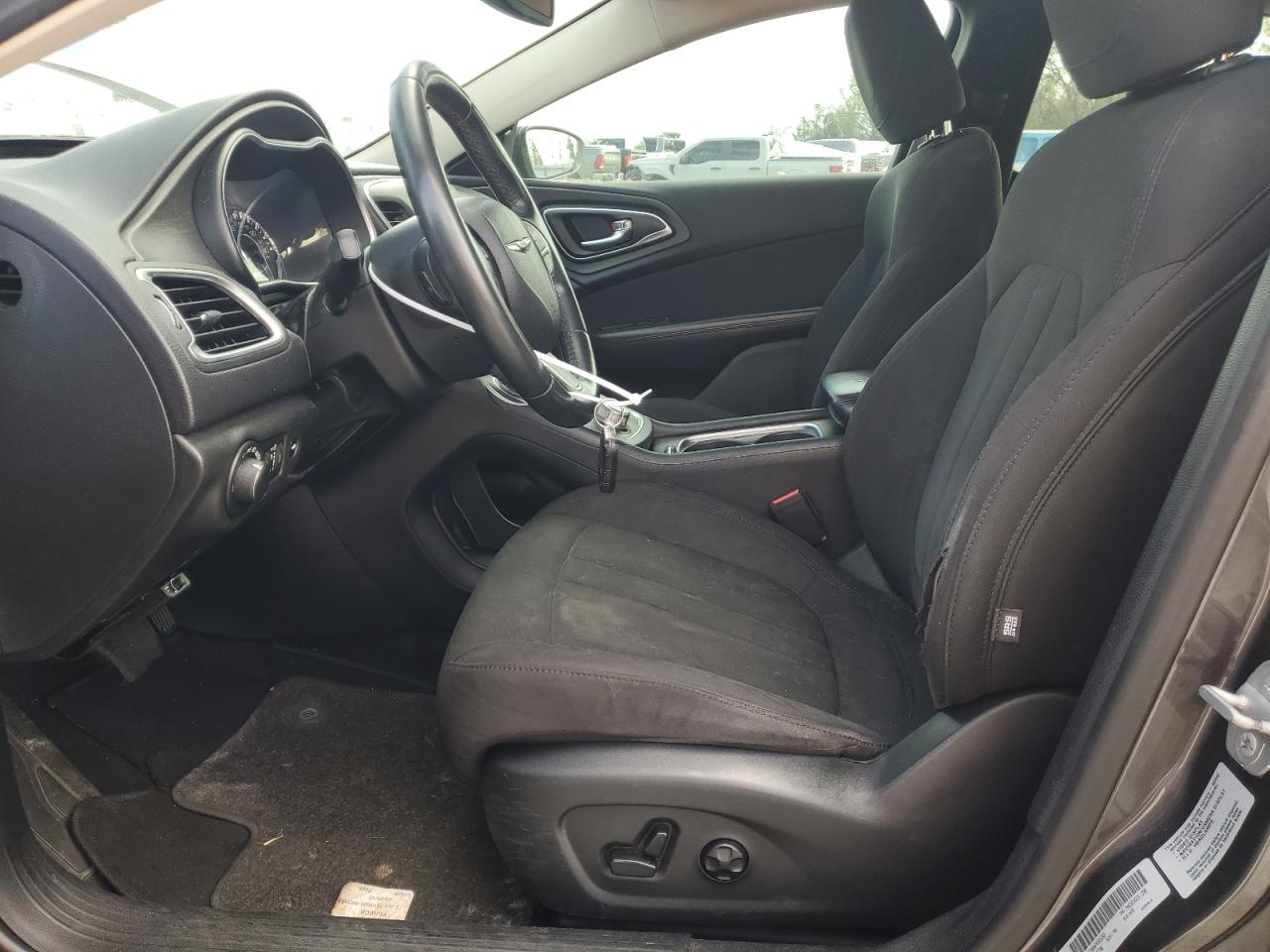 2015 Chrysler 200 - Image 7