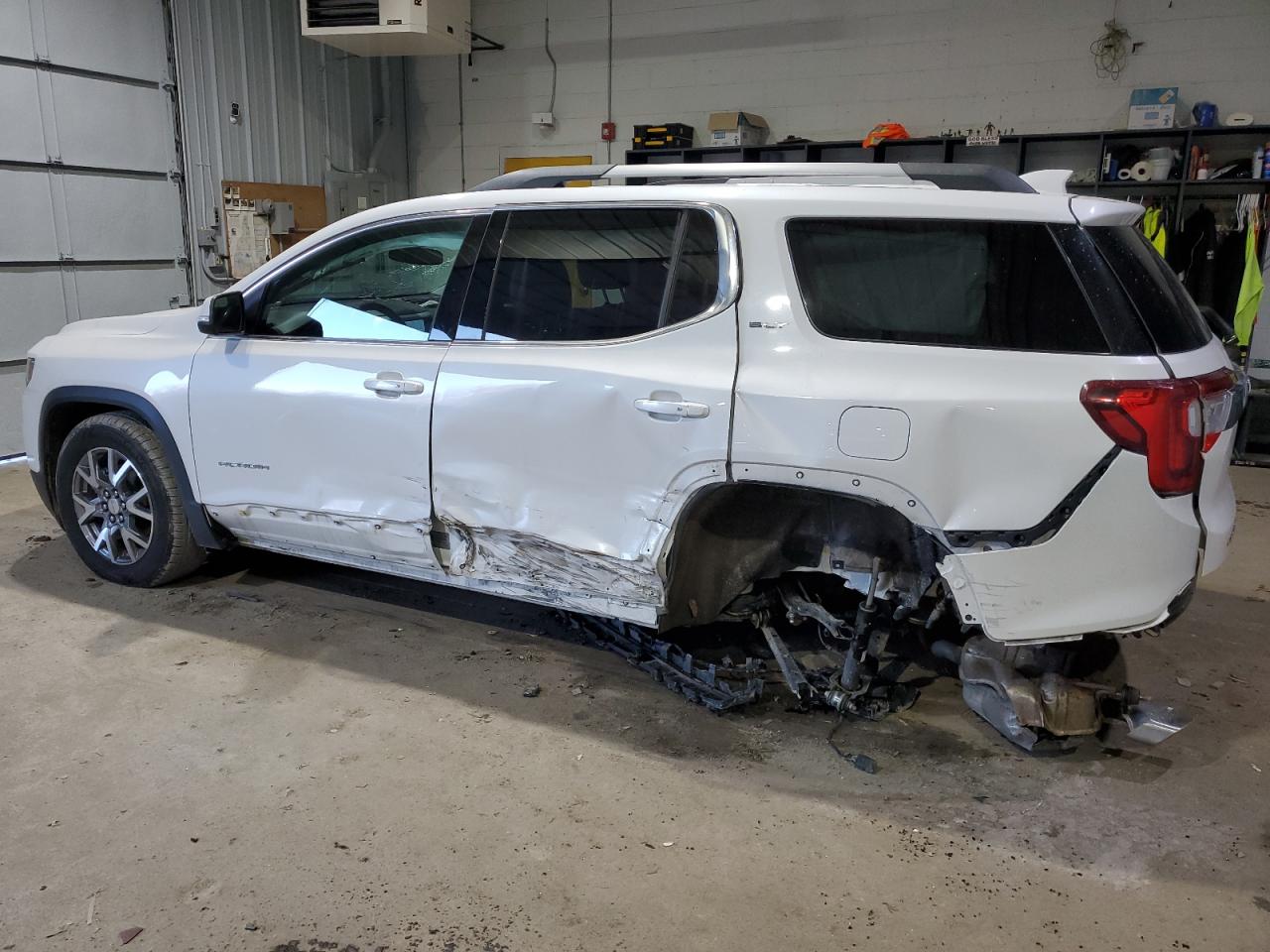 2021 GMC Acadia - Image 2