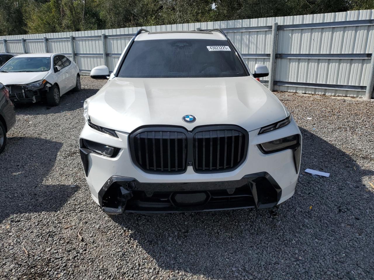 2023 BMW X7 - Image 5