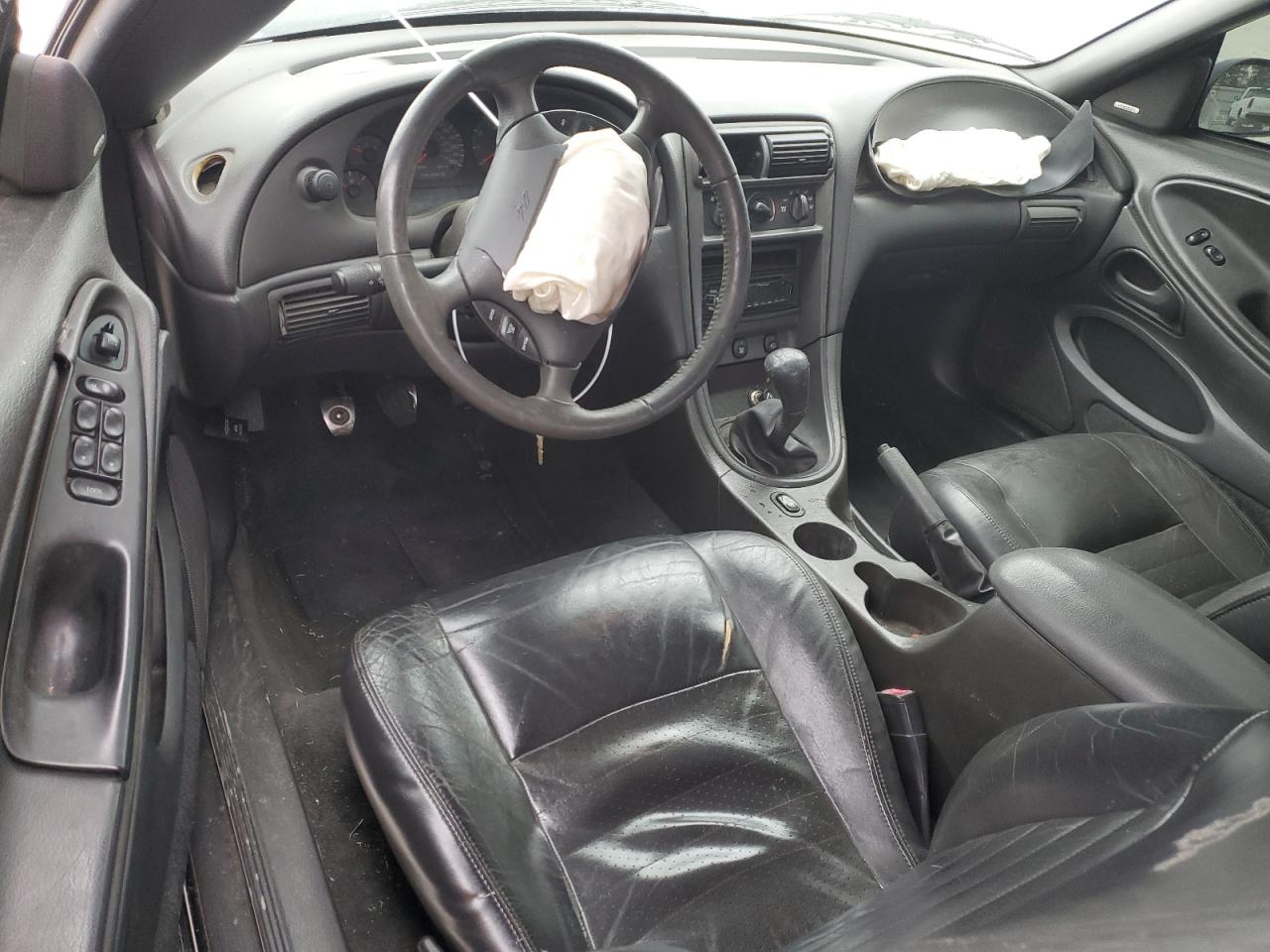 2002 Ford Mustang - Image 8