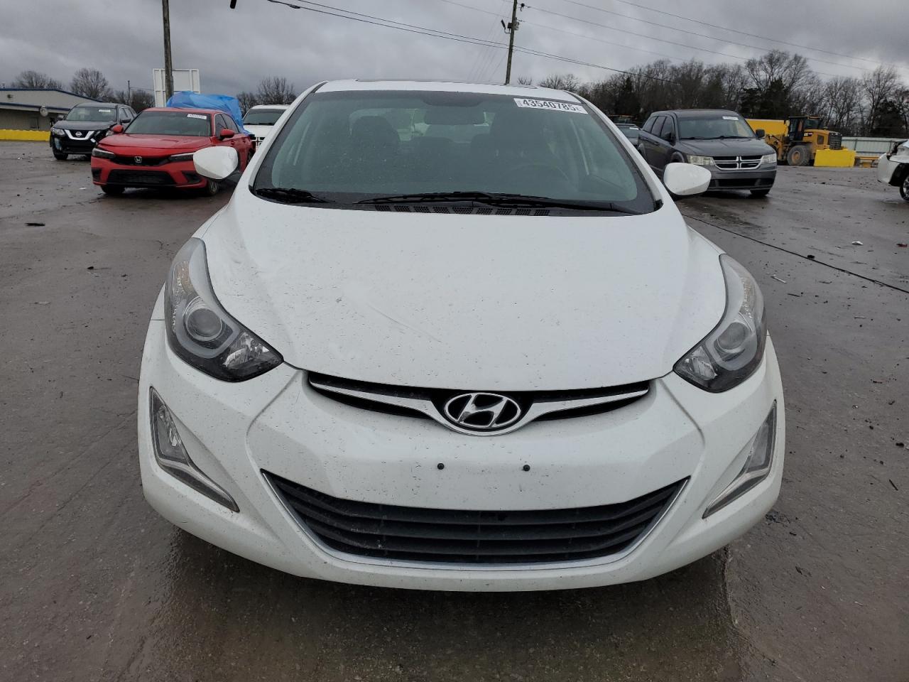 2015 Hyundai Elantra - Image 5