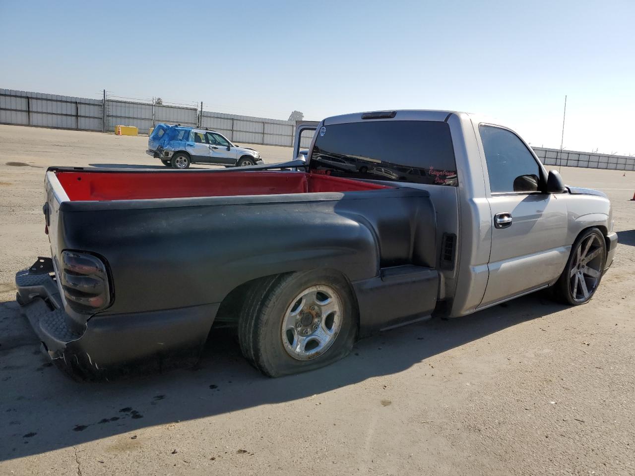 2007 Chevrolet Silverado - Image 3