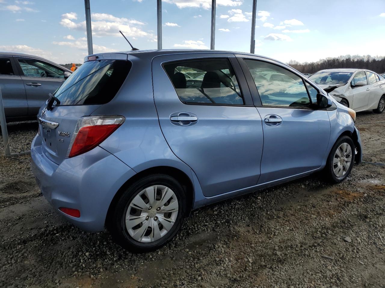 2012 Toyota Yaris - Image 3