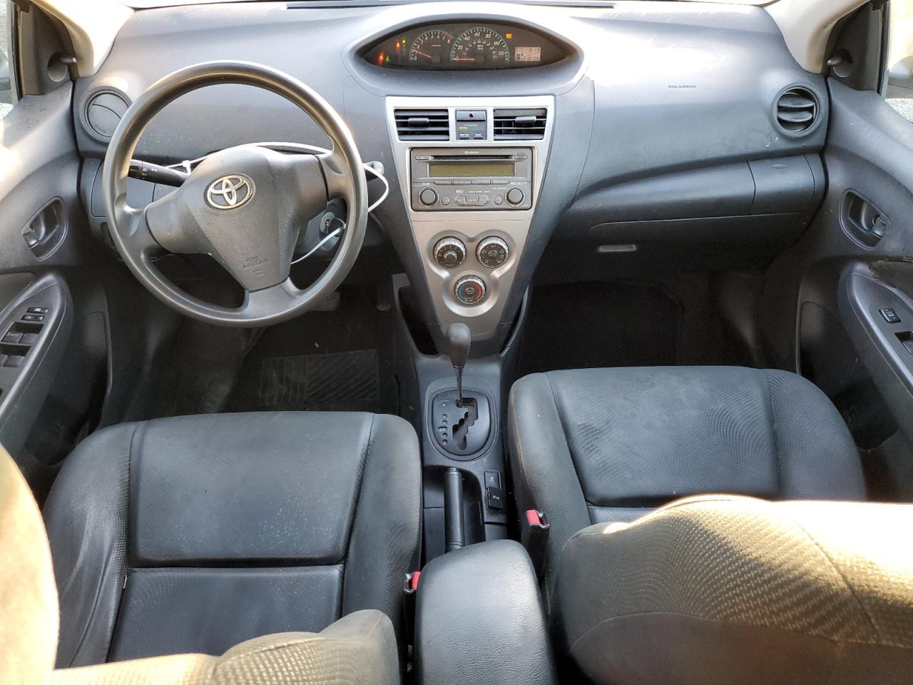 2012 Toyota Yaris - Image 8