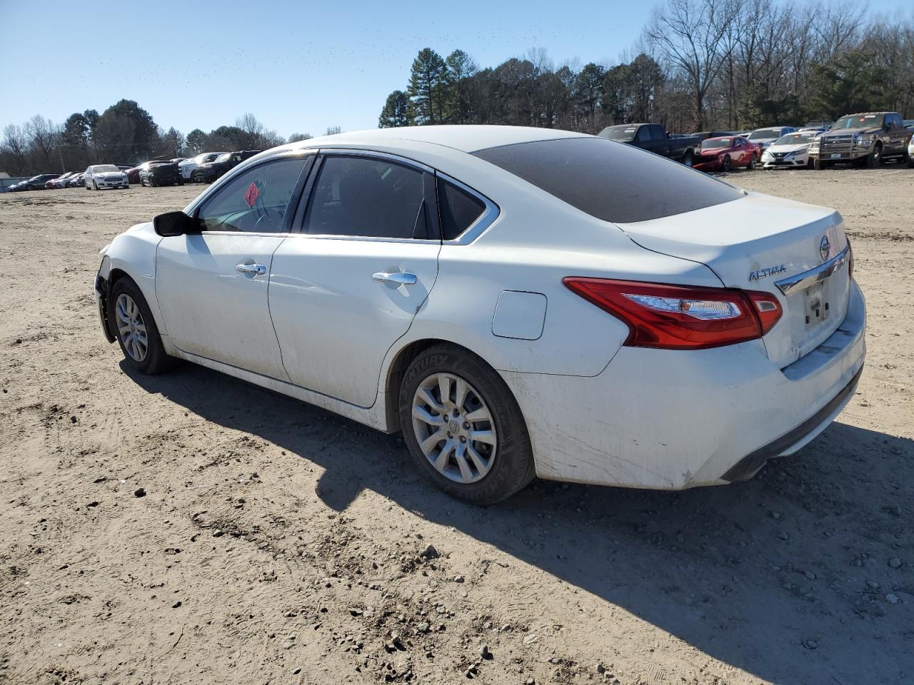 2016 Nissan Altima - Image 2