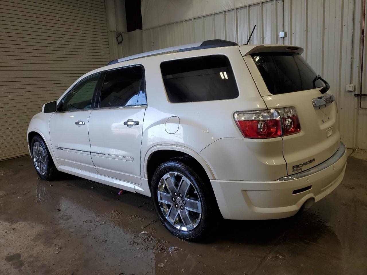 2011 GMC Acadia - Image 2