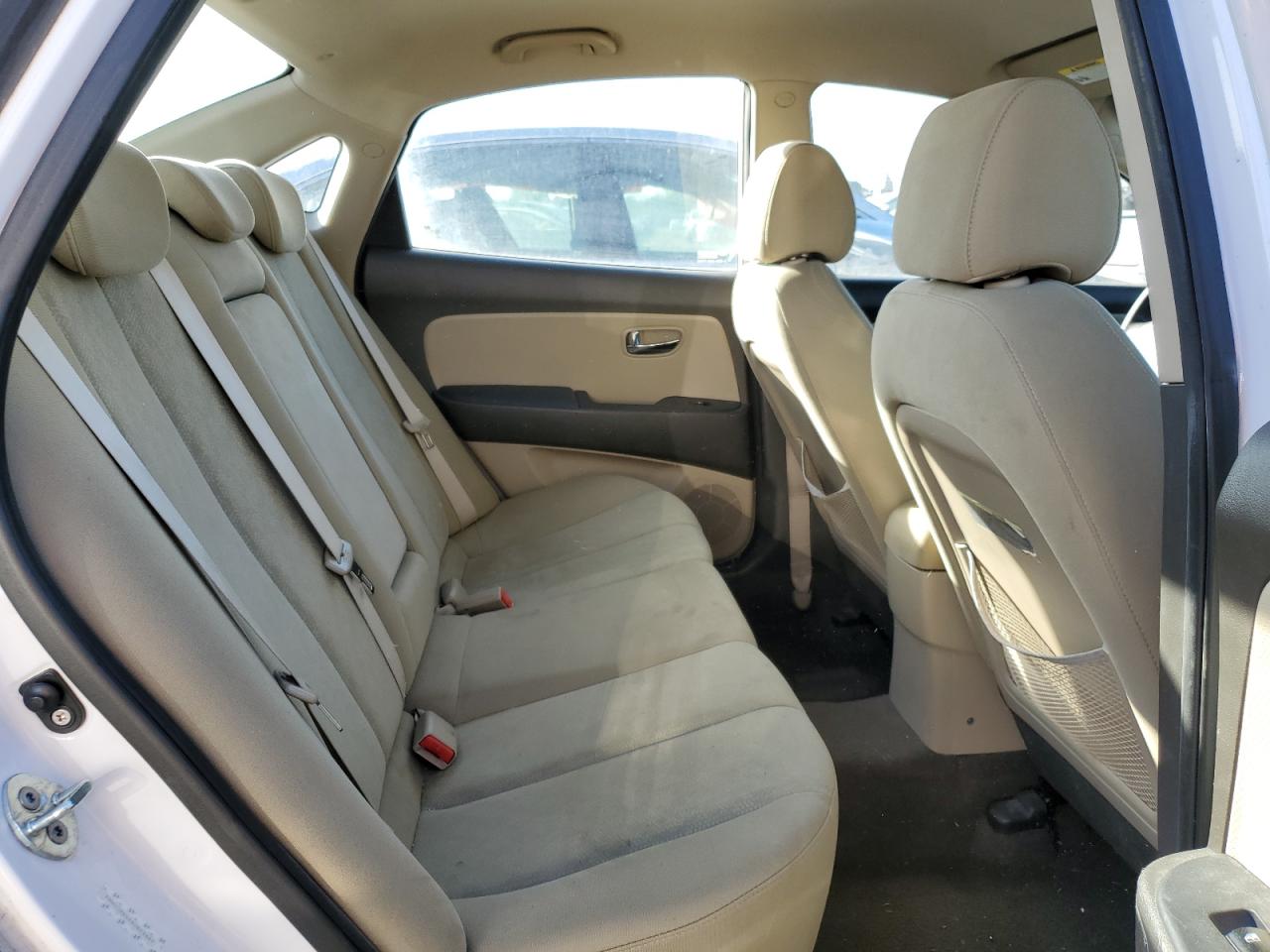2010 Hyundai Elantra - Image 10