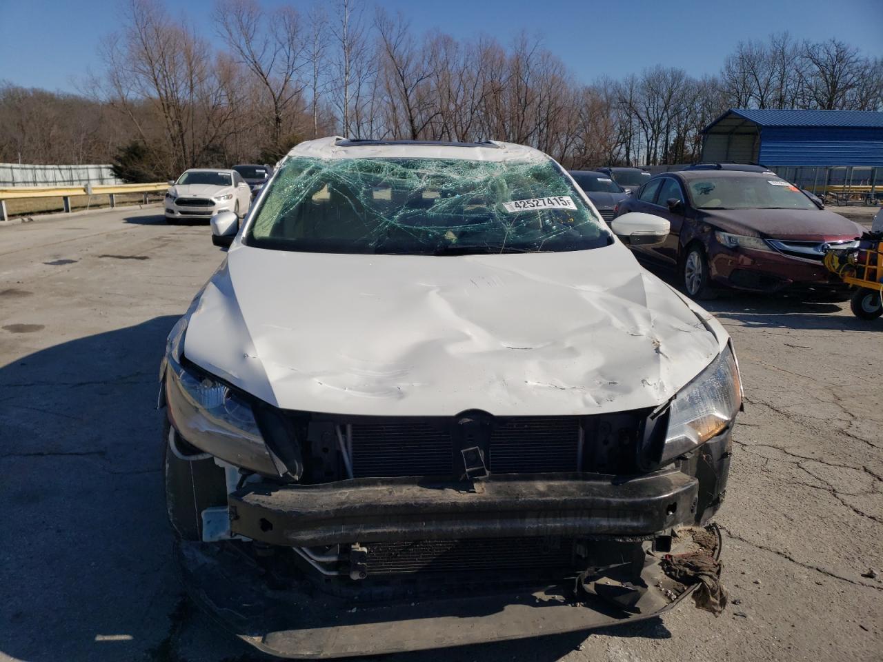 2015 Volkswagen Passat - Image 5