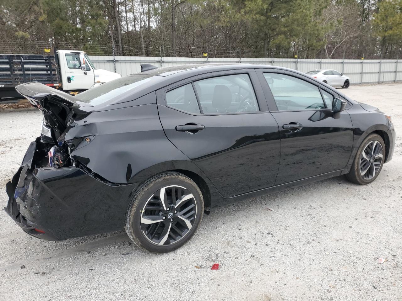 2024 Nissan Versa - Image 3