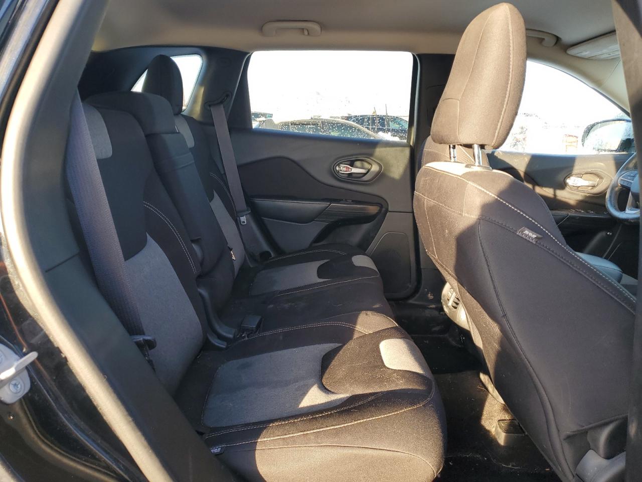 2014 Jeep Grand Cherokee - Image 11