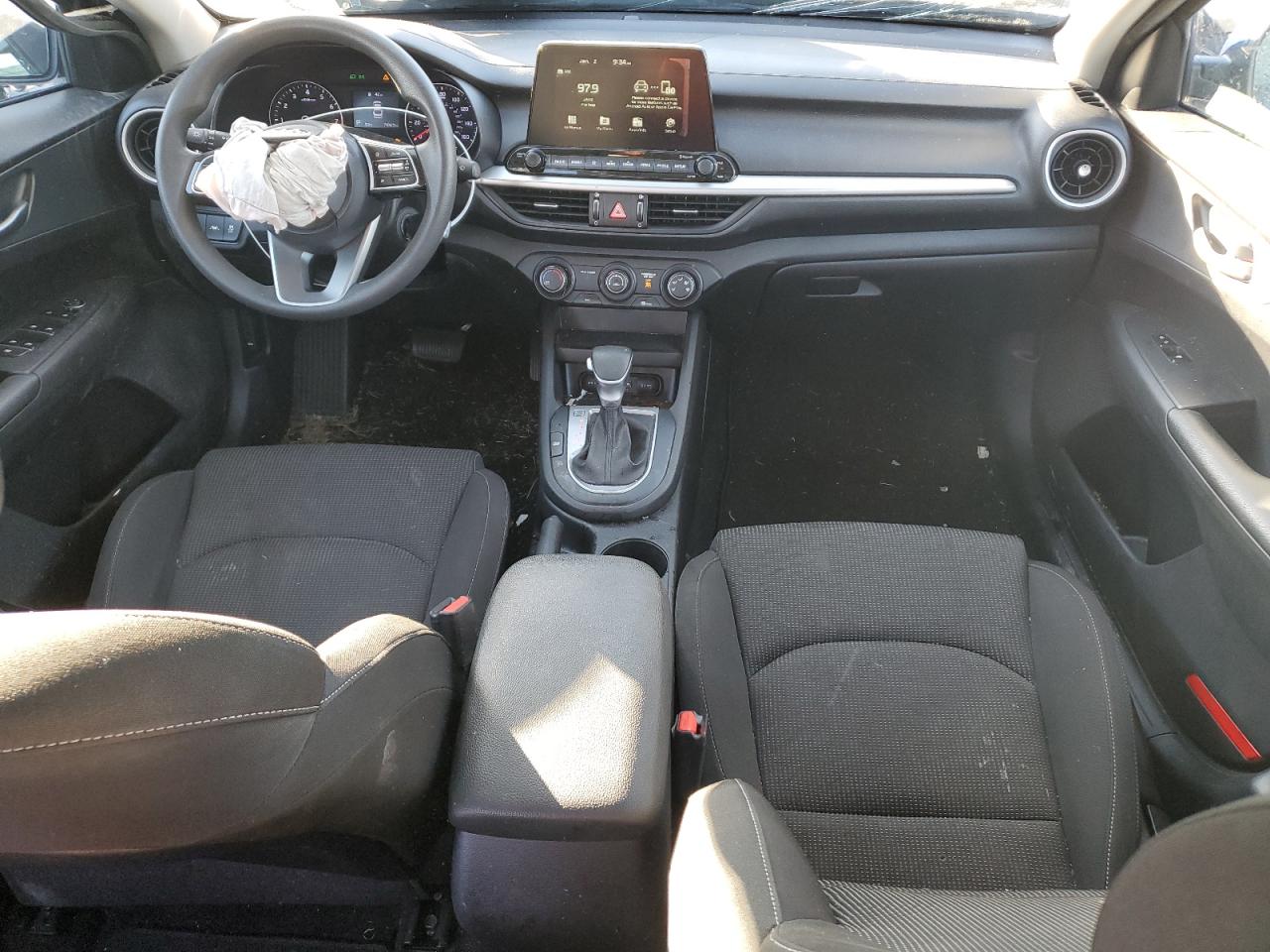 2021 Kia Forte - Image 8