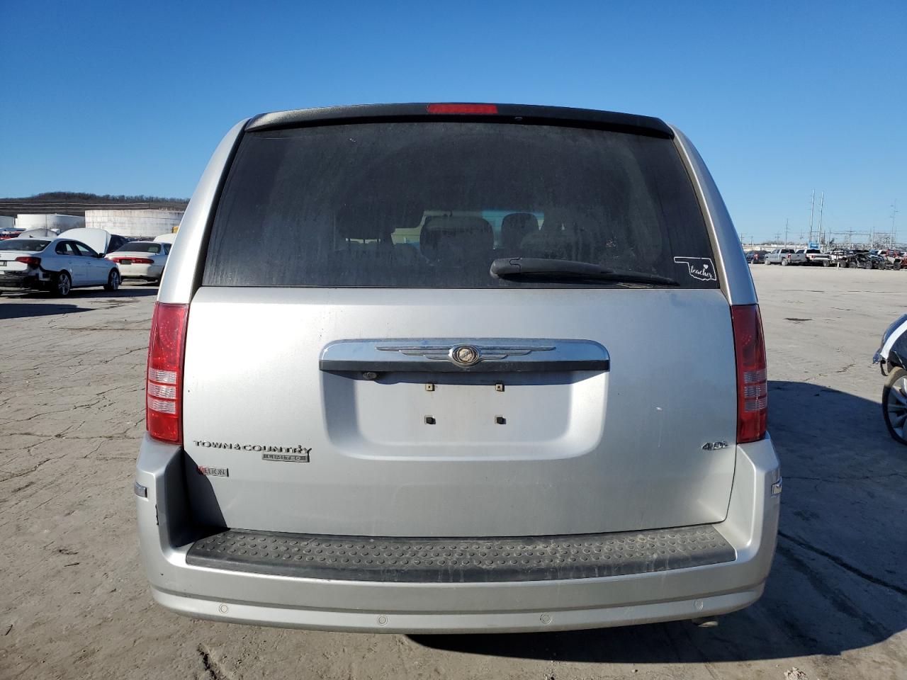 2008 Chrysler Town & Country - Image 6