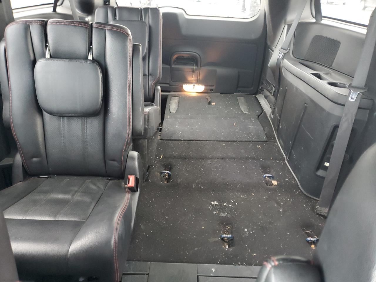 2016 Dodge Caravan - Image 10