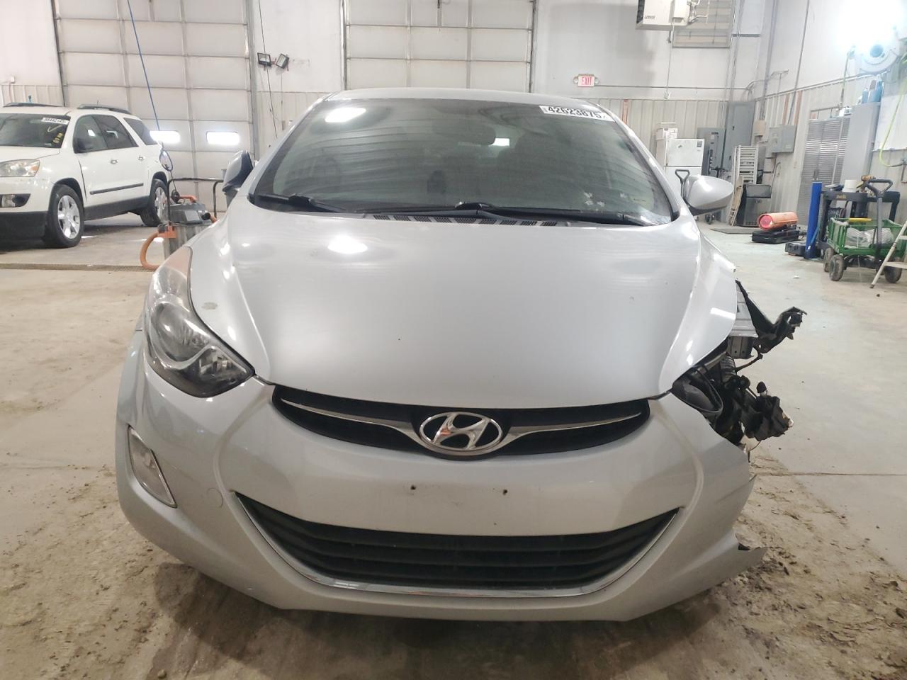 2013 Hyundai Elantra - Image 5