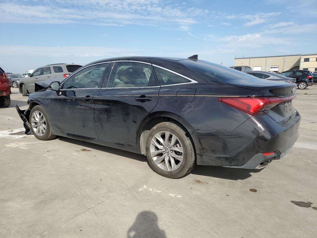 2021 Toyota Avalon - Image 2