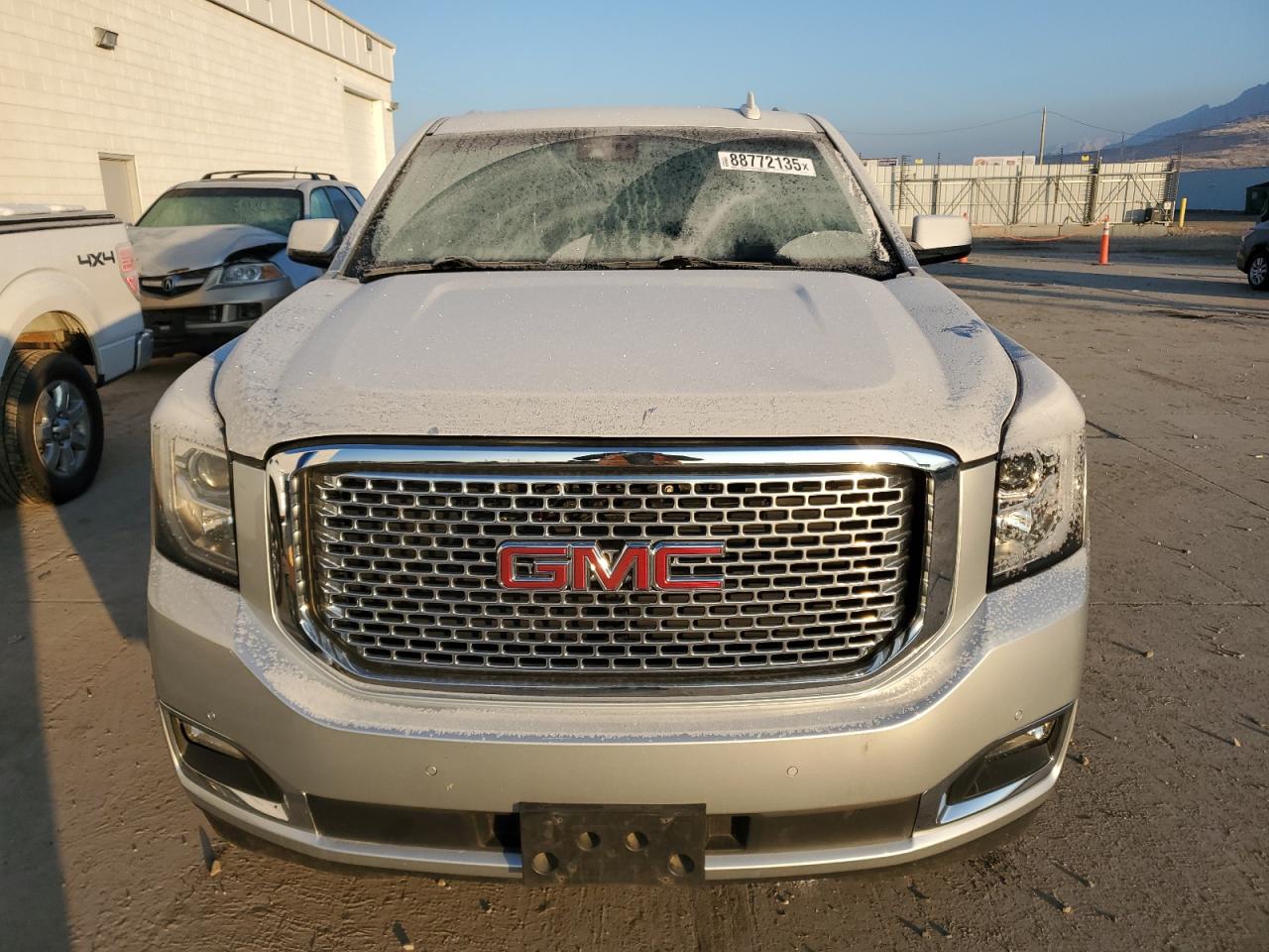 2017 GMC Yukon - Image 5