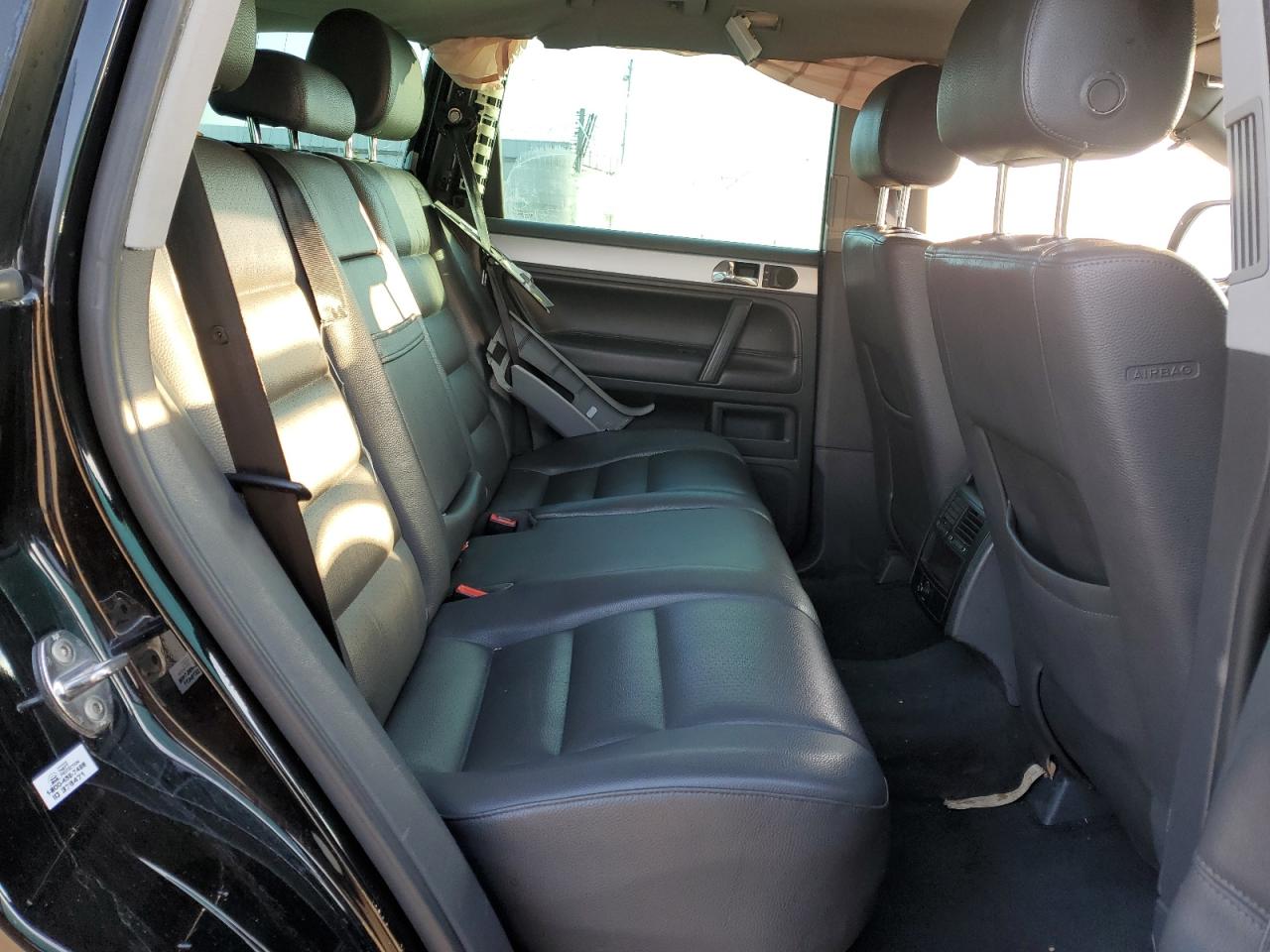 2009 Volkswagen Touareg - Image 11