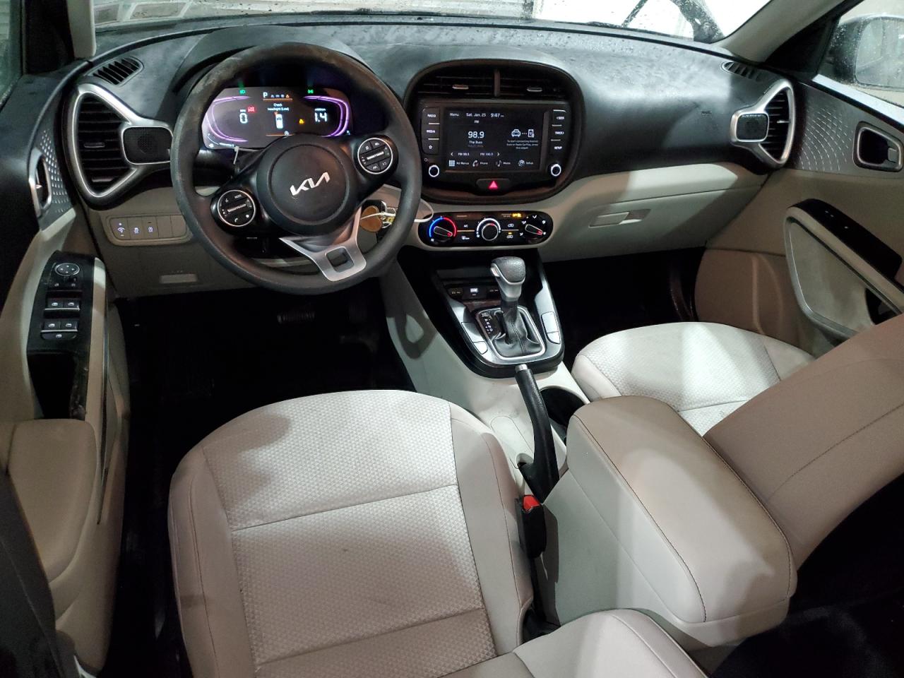 2023 Kia Soul - Image 8