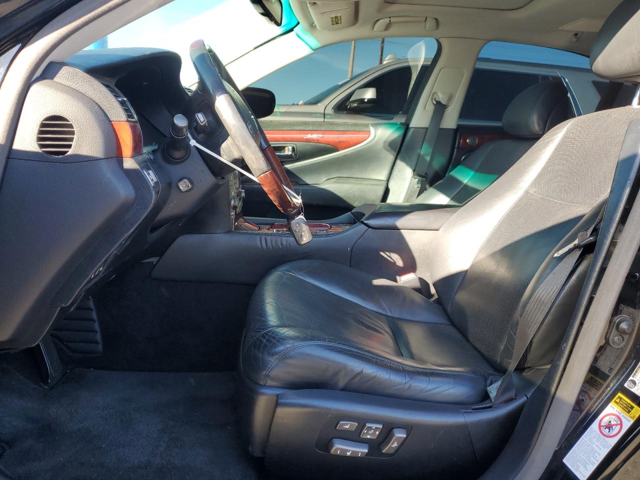 2008 Lexus LS - Image 7