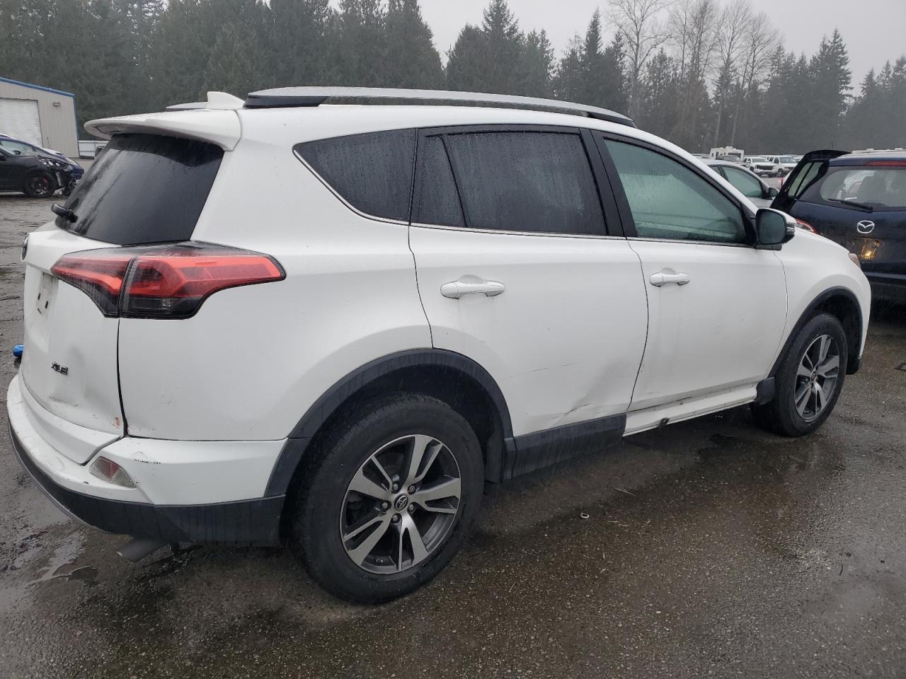 2018 Toyota RAV 4 - Image 3