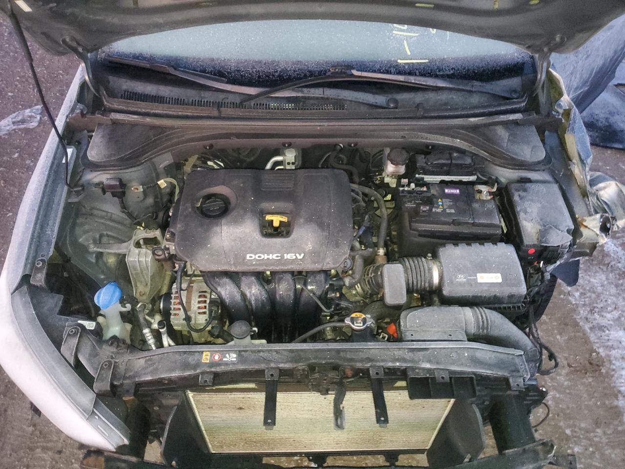2018 Hyundai Elantra - Image 12