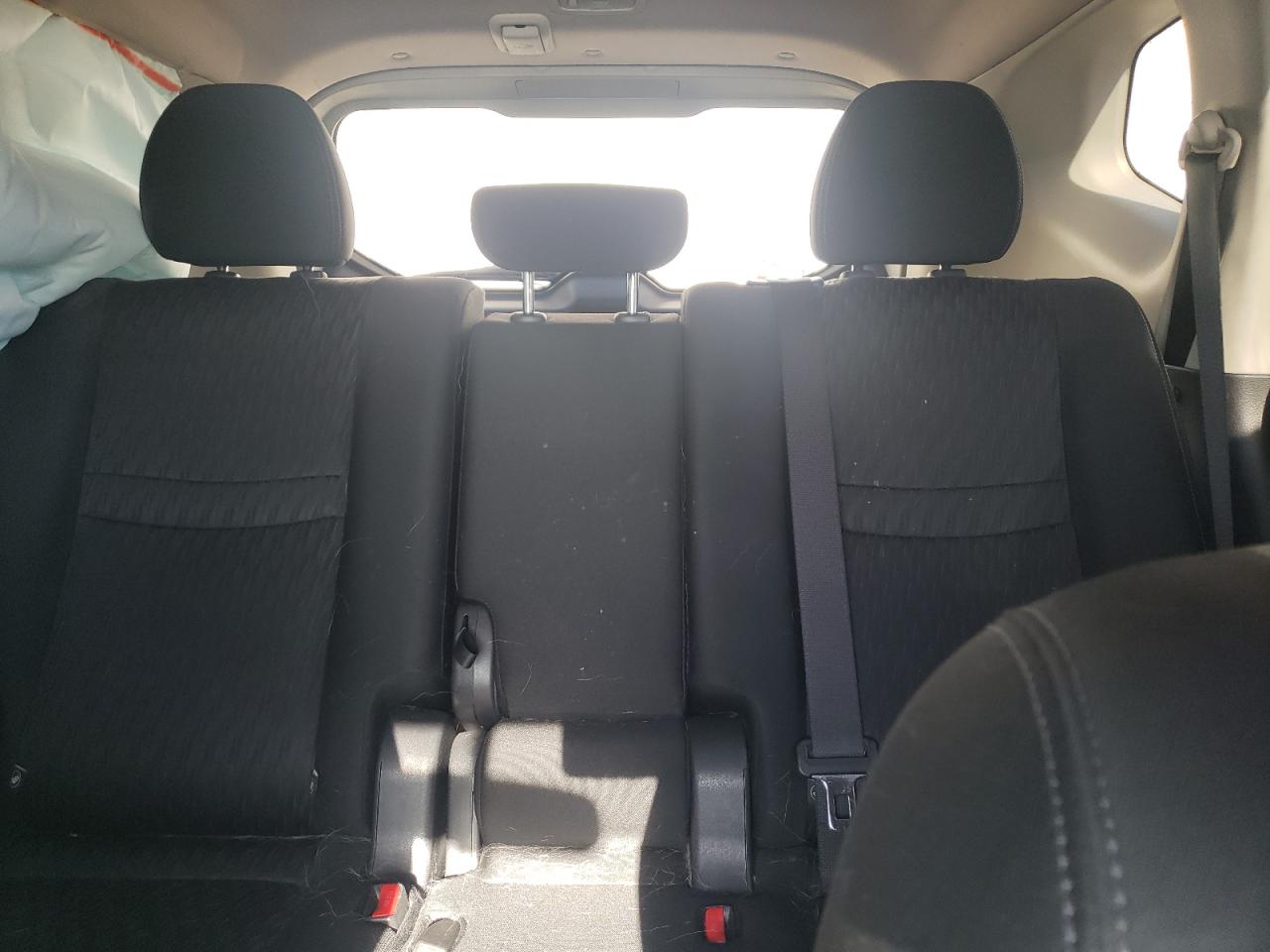 2017 Nissan Rogue - Image 10
