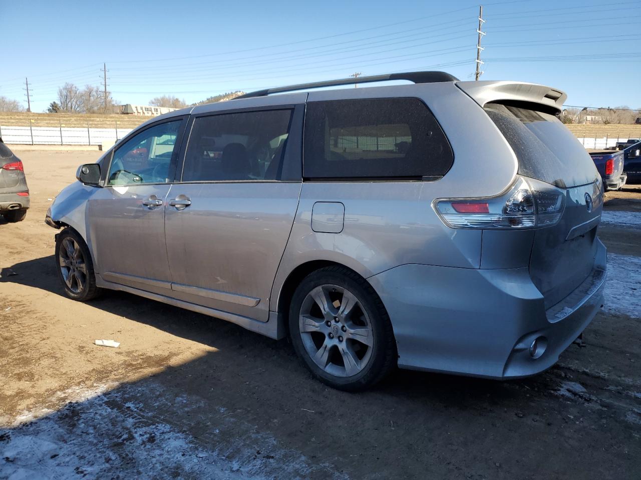2012 Toyota Sienna - Image 2