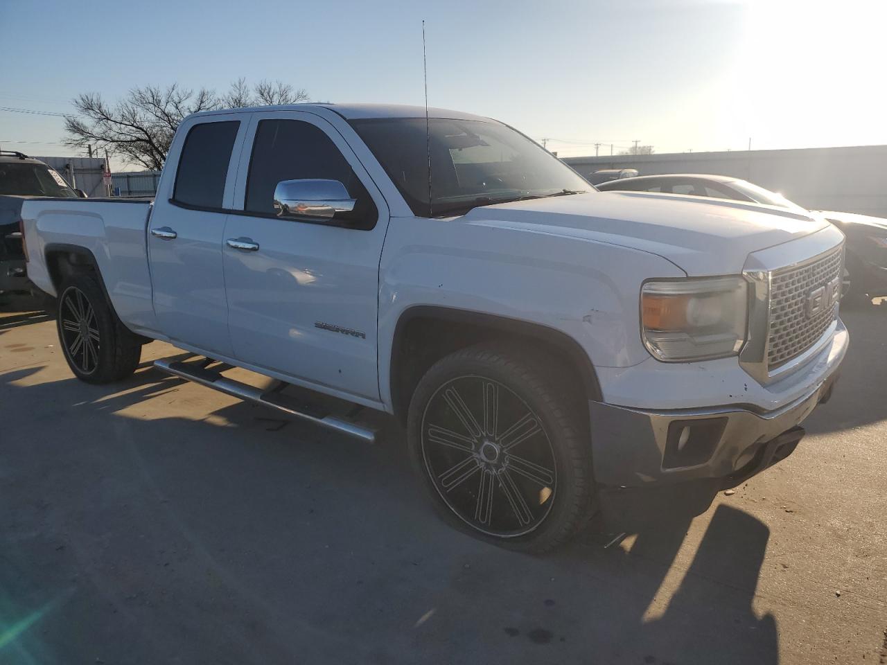 2015 GMC Sierra - Image 4