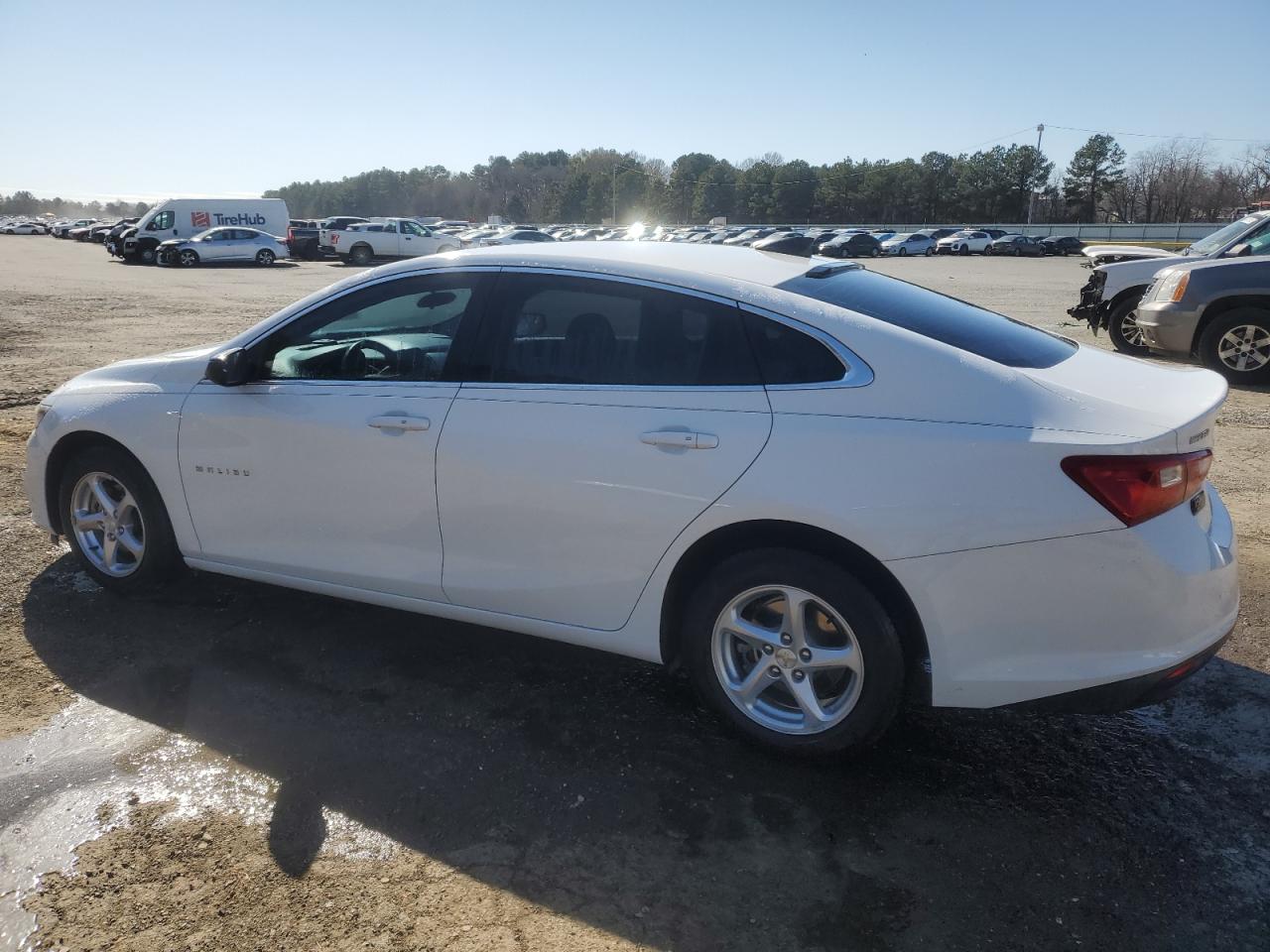 2016 Chevrolet Malibu - Image 2