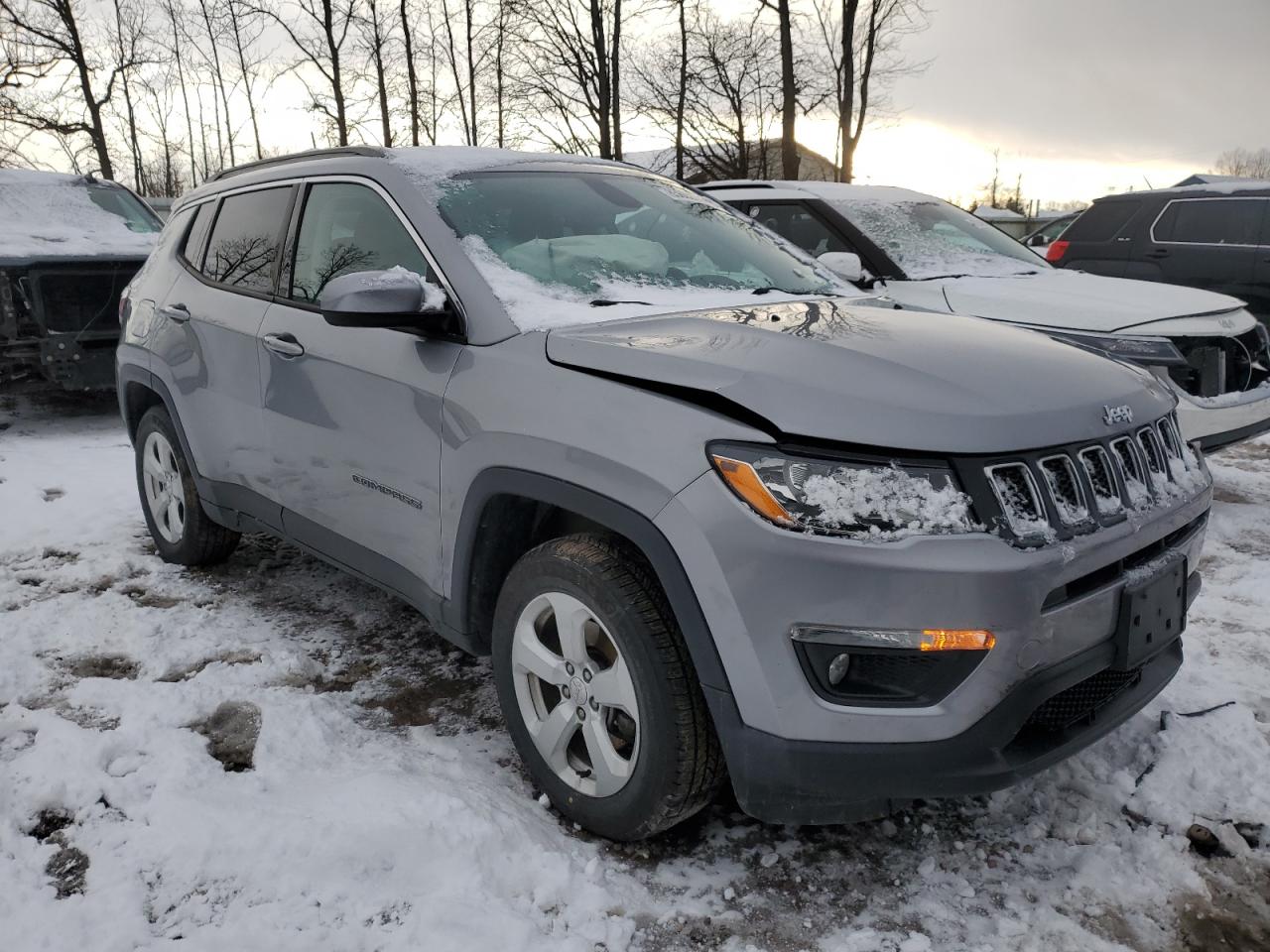 VIN 3C4NJDBB4KT593554 2019 JEEP COMPASS no.4